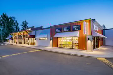 Centre commercial à Duncan, en Colombie-Britannique, avec Country Grocer