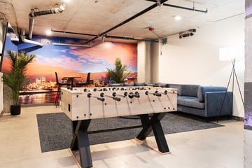 Lounge avec table de foosball